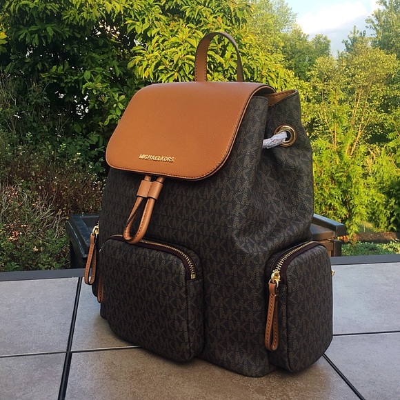 NWT Michael Kors Abbey LG Cargo Backpack - Picture 2 of 5